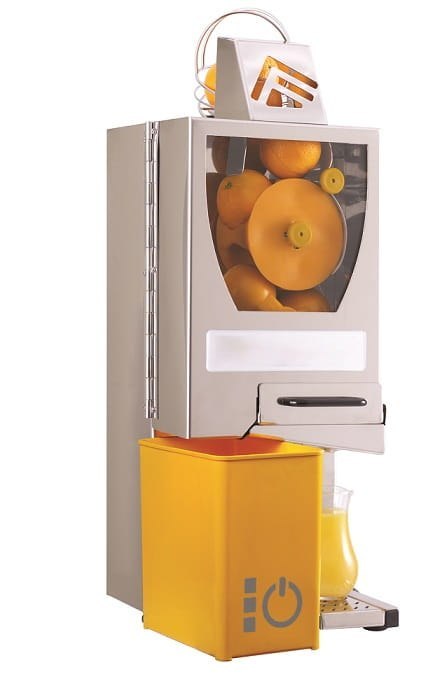 Automatyczna wyciskarka do pomarańczy F-Compact w akcji